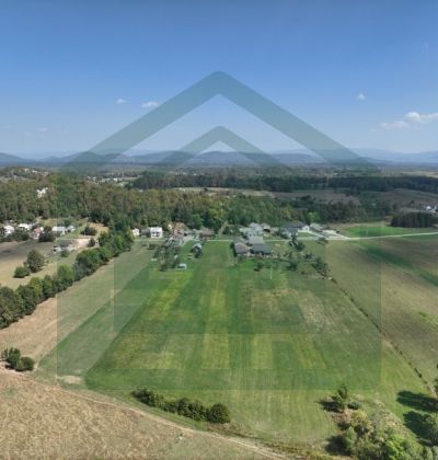 Građevinsko zemljište Smiljan, 600 m² cijena