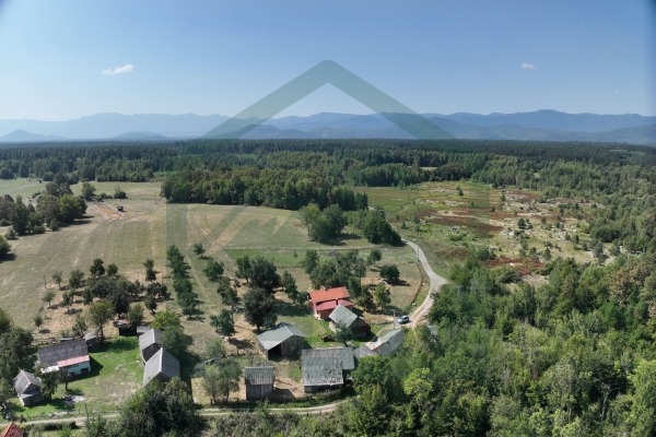 Seosko imanje u Dunjevcu-Veliki Žitnik, Gospić!