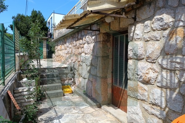 Apartman u Ribarici, 80 m od mora - SNIŽENO!