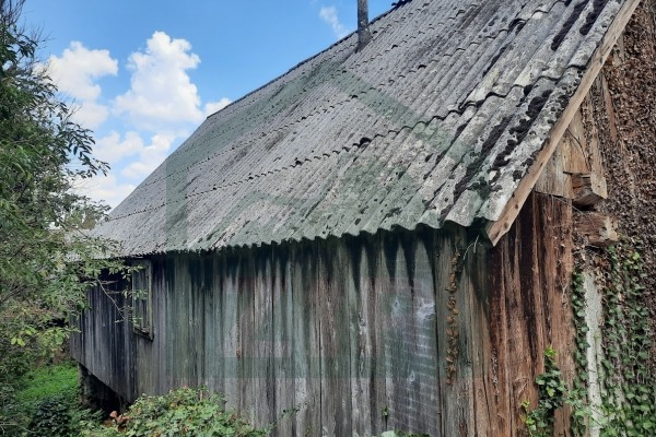 SNIŽENO! Građevinsko i poljoprivredno zemljište u Perušiću 3818 m² i stara lička kuća!