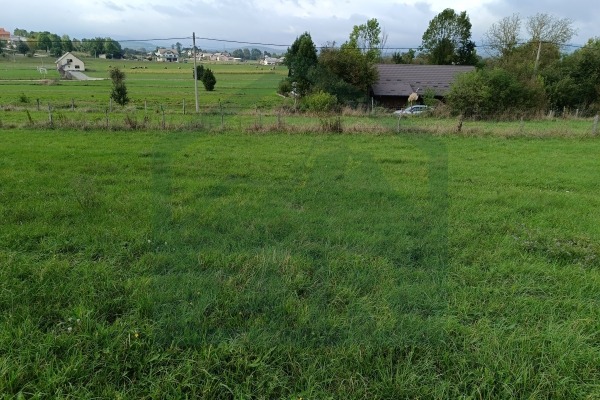 Građevinsko zemljište u Perušiću, 2851 m²