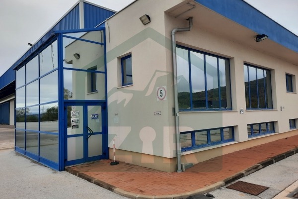 Poslovna građevina s pripadajućim dvorištem, 45522 m2