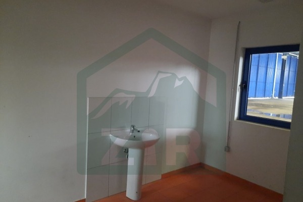 Poslovna građevina s pripadajućim dvorištem, 45522 m2