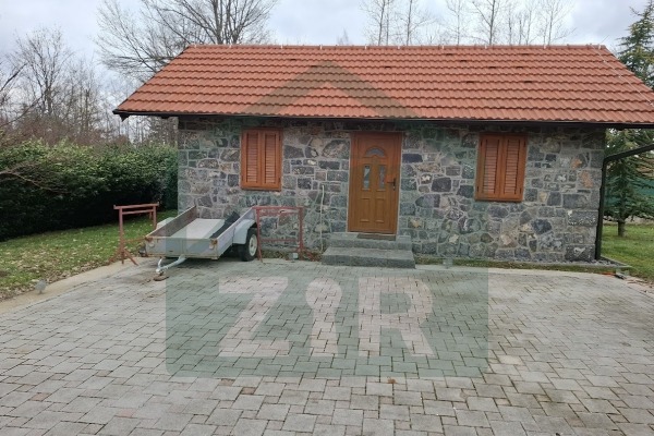 Luksuzno imanje u podnožju Velebita!