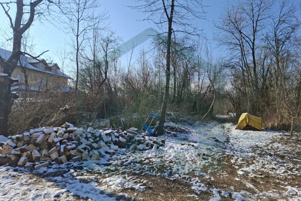 Zemljište u Gospiću, 25000 m² !