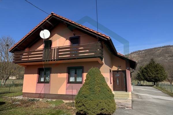 Obiteljska kuća u Kompolju!