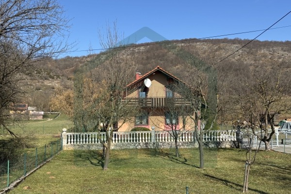 Obiteljska kuća u Kompolju!