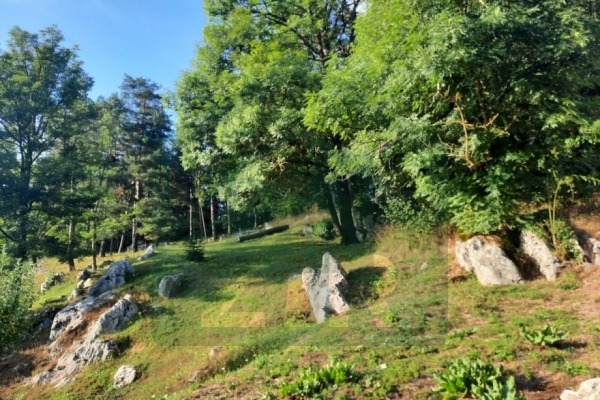 Građevinsko zemljište Smiljan, 600 m²