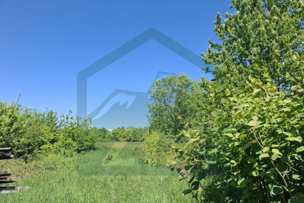 Građevinsko zemljište u Gospiću, površine 1200 m²