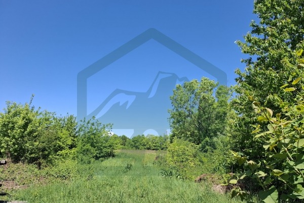 Građevinsko zemljište u Gospiću, površine 1200 m²