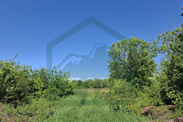Građevinsko zemljište u Gospiću, površine 1200 m²