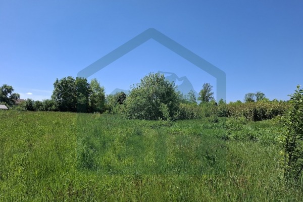 Građevinsko zemljište u Gospiću, površine 1200 m²