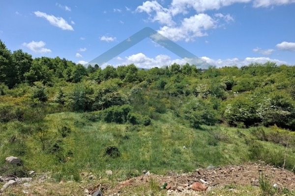 Gospić, 17.000 m² građevinskog i poljoprivrednog zemljišta - INVESTICIJSKA PRILIKA