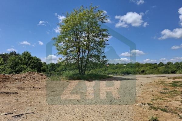 Gospić, 17.000 m² građevinskog i poljoprivrednog zemljišta - INVESTICIJSKA PRILIKA