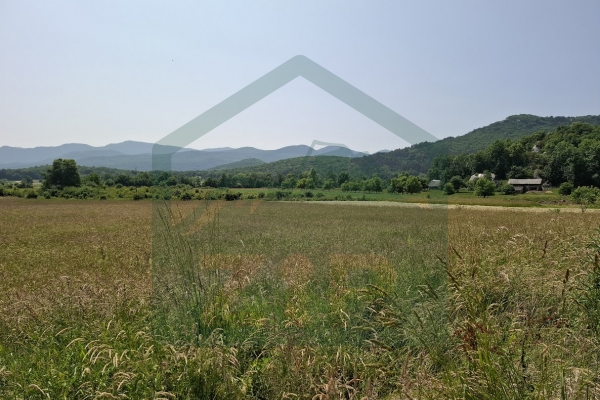 Building Land in Smiljan 900 m² – €26,000 Option to purchase agricultural land of up to approximately 24,000 m² available.