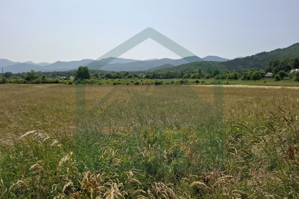 Building Land in Smiljan 900 m² – €26,000 Option to purchase agricultural land of up to approximately 24,000 m² available.