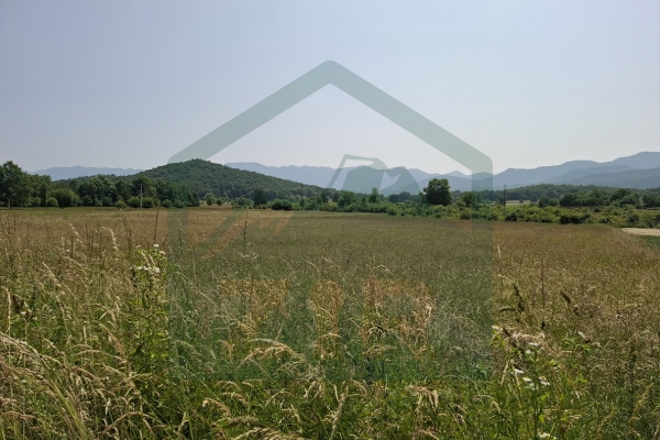 Building Land in Smiljan 900 m² – €26,000 Option to purchase agricultural land of up to approximately 24,000 m² available.