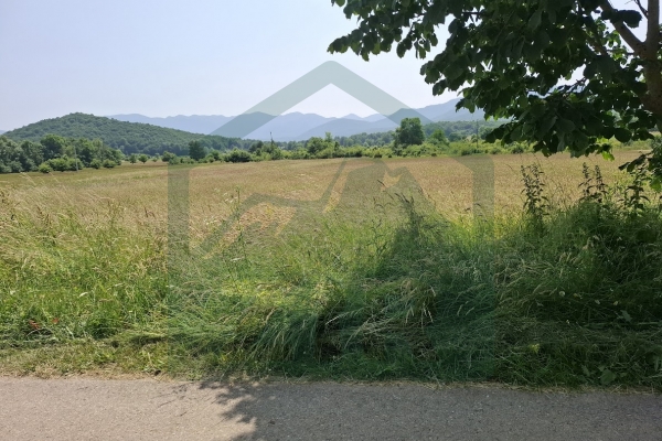 Building Land in Smiljan 900 m² – €26,000 Option to purchase agricultural land of up to approximately 24,000 m² available.
