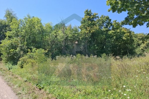 Građevinsko zemljište u Gospiću, 1800 m²!