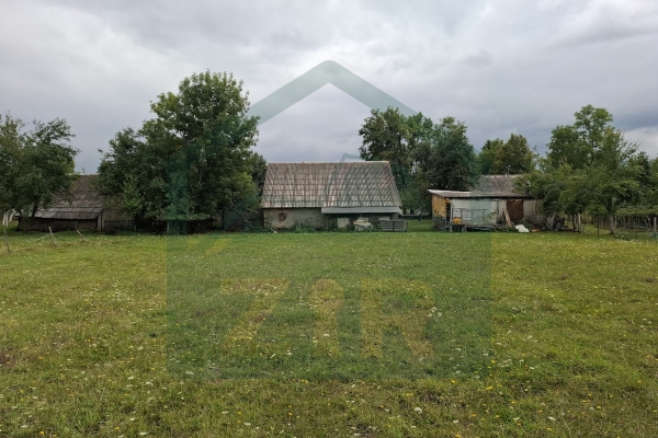 Građevinsko zemljište sa gosp. zgradom u Ličkom Ribniku, 1600 m²