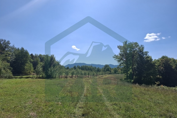 Zemljište uz rijeku, Gospić, 5000 m²