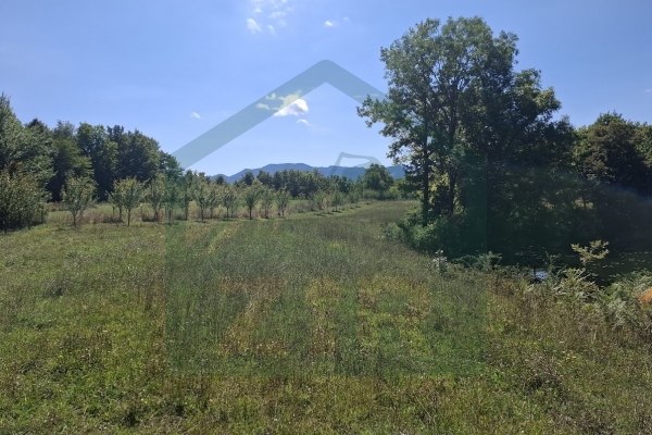 Zemljište uz rijeku, Gospić, 5000 m²