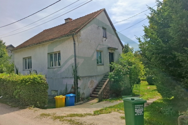 Kuća u Gospića, potrebna adaptacija!