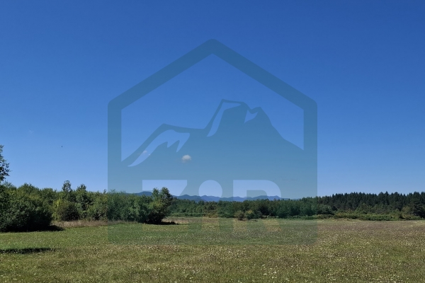 Građevinsko i poljoprivredno zemljište u Gospiću, 9500 m²