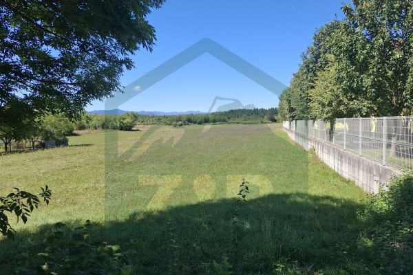 Građevinsko i poljoprivredno zemljište u Gospiću, 9500 m²