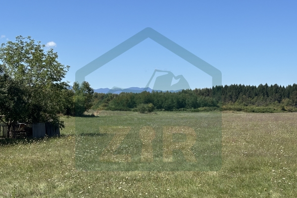 Građevinsko i poljoprivredno zemljište u Gospiću, 9500 m²
