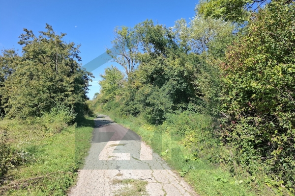 Građevinsko i poljoprivredno zemljište u Metku, 41000 m²!