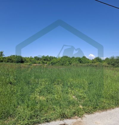 Građevinsko zemljište u Gospiću, površine 1200 m²  cijena