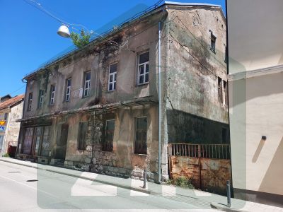 Samostojeća kuća katnica u centru Gospića cijena