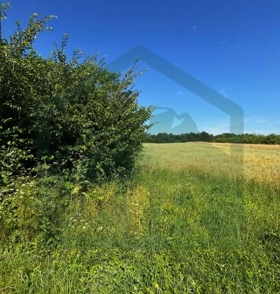 Građevinsko zemljište površine 700 m², Lički Osik! cijena