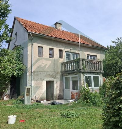 Kuća u Gospića, potrebna adaptacija! cijena