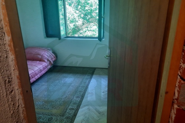 Brušane, kuća za prodaju u podnožju Velebita!