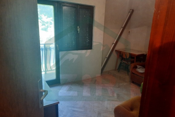 Brušane, kuća za prodaju u podnožju Velebita!