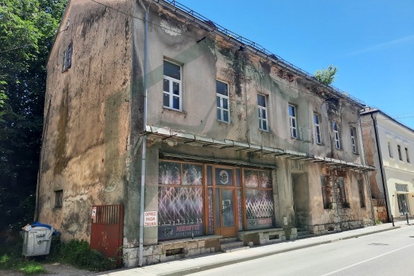 Samostojeća kuća katnica u centru Gospića