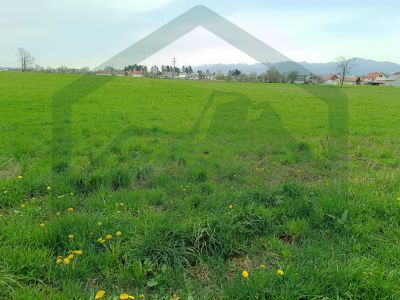 Građevinsko zemljište u Gospiću, površine 1000 m² cijena