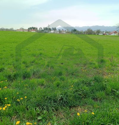 Građevinsko zemljište u Gospiću, površine 1000 m² cijena